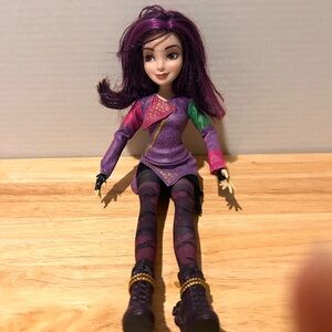 Disney Descendants Signature Evie- Isle of the Lost- 2014